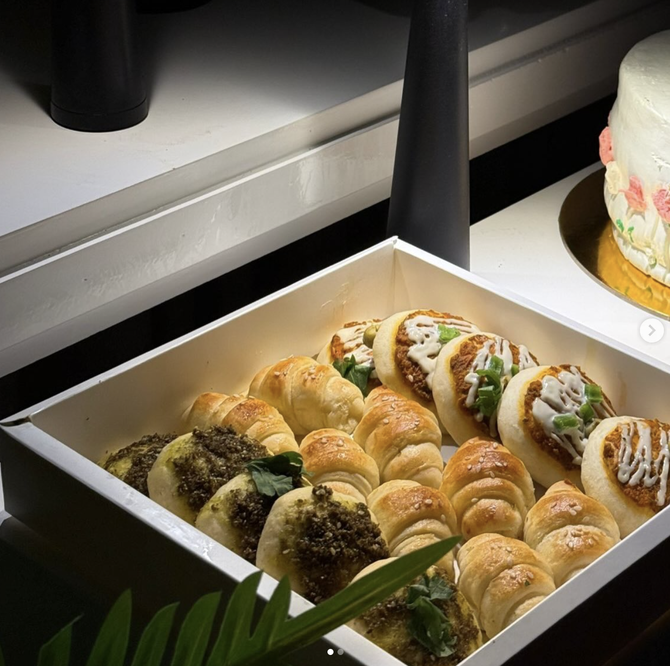 معجنات مشكّلة (Mixed pastries)